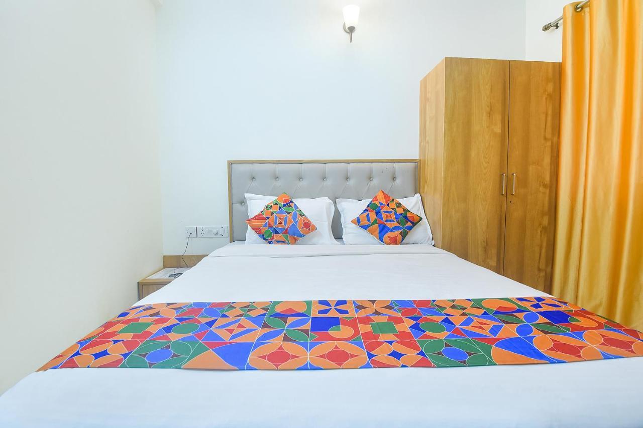 Fabexpress De Classio With Pool - Nr Candolim Beach Hotel ภายนอก รูปภาพ