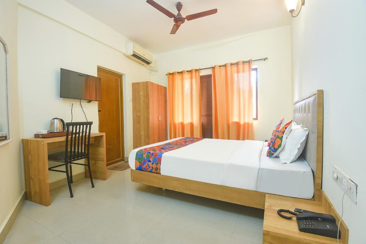 Fabexpress De Classio With Pool - Nr Candolim Beach Hotel ภายนอก รูปภาพ