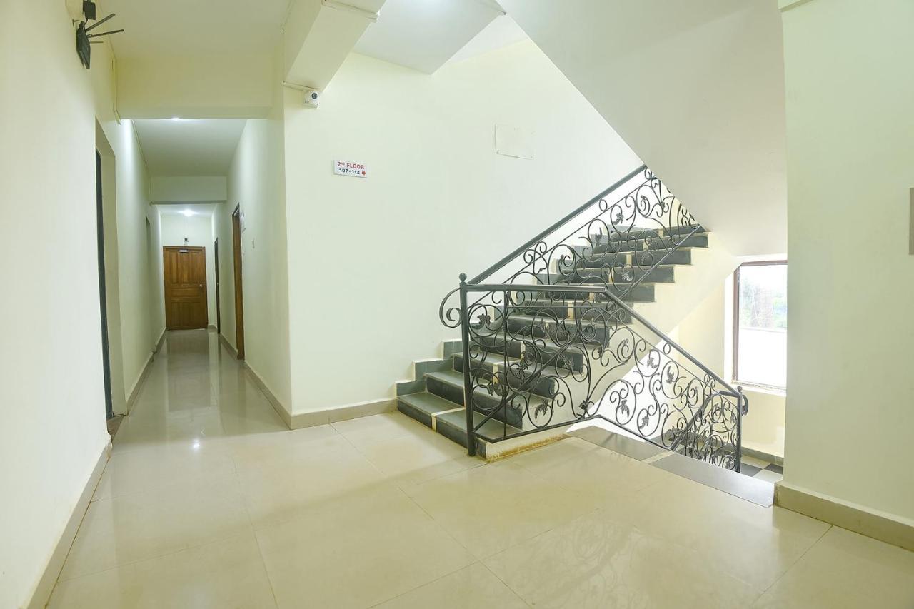 Fabexpress De Classio With Pool - Nr Candolim Beach Hotel ภายนอก รูปภาพ