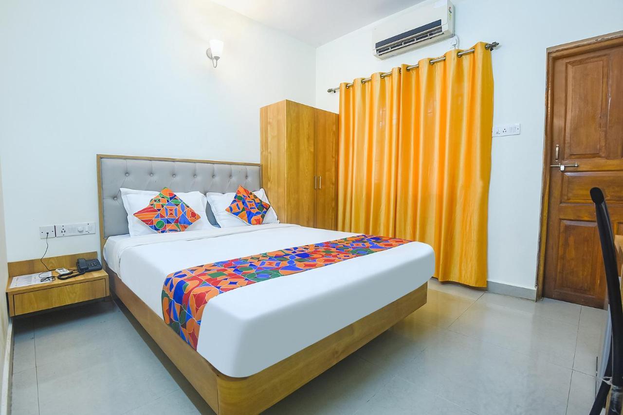Fabexpress De Classio With Pool - Nr Candolim Beach Hotel ภายนอก รูปภาพ
