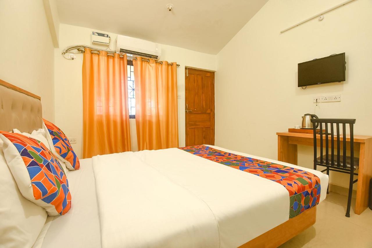 Fabexpress De Classio With Pool - Nr Candolim Beach Hotel ภายนอก รูปภาพ